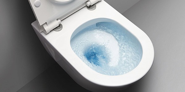 Maggiore igiene e praticità nel bagno grazie ai sanitari rimless 